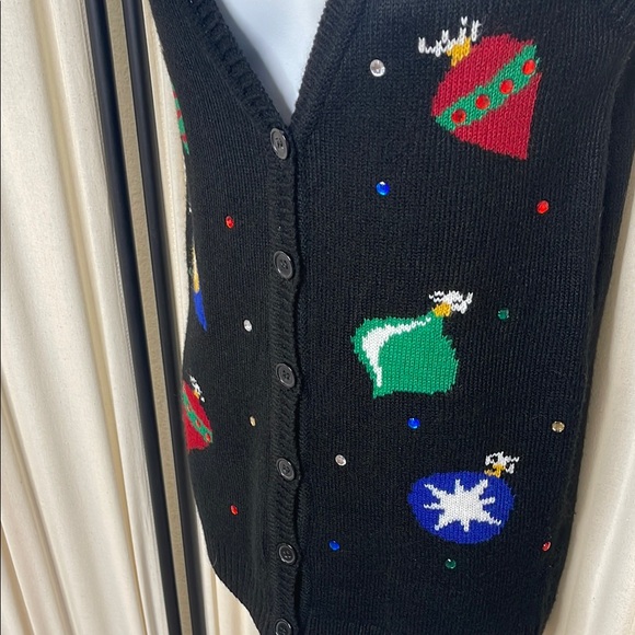 Xhilaration Black Holiday Sweater Vest size xs - Picture 6 of 7